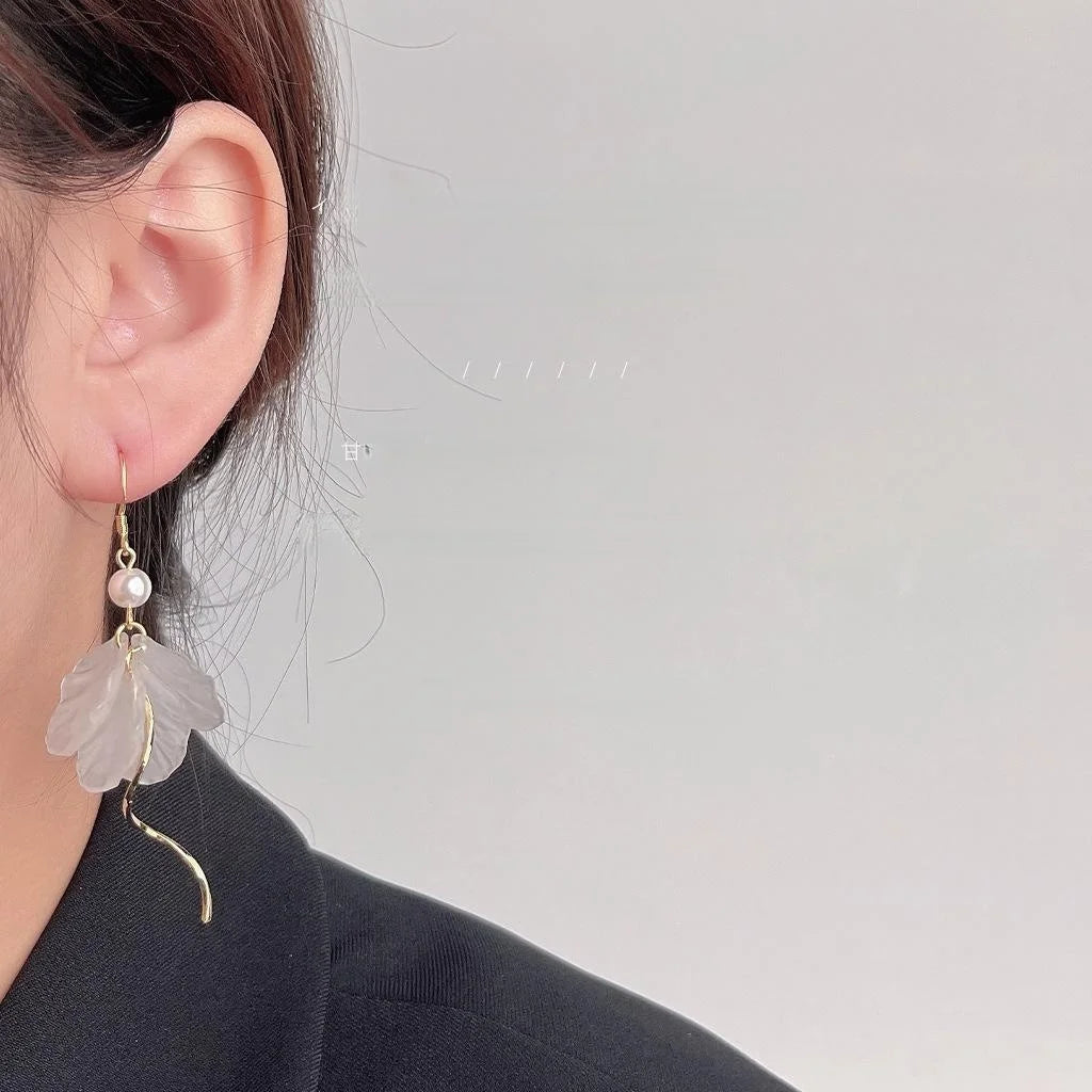 White Acrylic Flower Tassel Drop Earrings Handmade Forest Style Vacation Jewelry