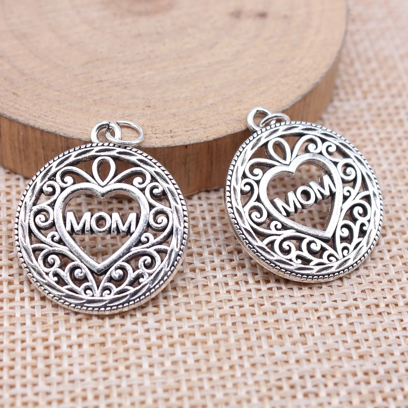 26x22mm 3.3g Antique Silver Zinc Alloy Lace Heart MOM Charm Pendant for DIY Mother Theme Jewelry