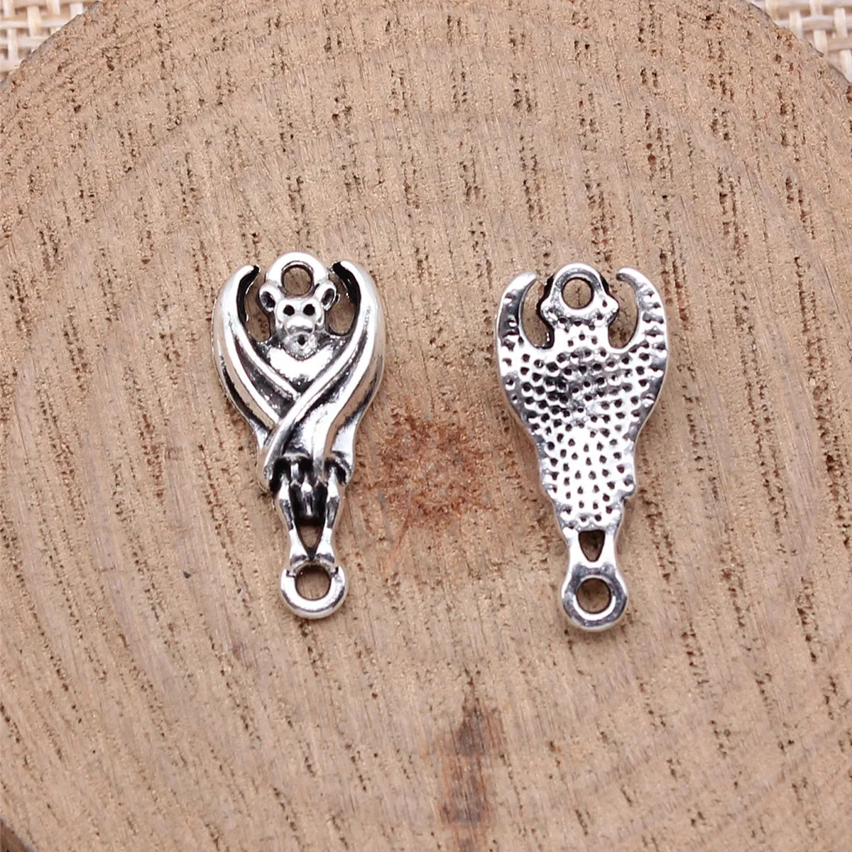 21x10mm 1g Antique Silver Zinc Alloy Bat Connector Charm for DIY Necklace Bracelet Jewelry Making