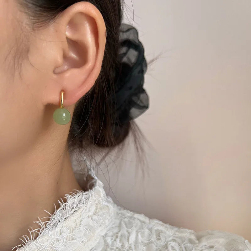 Vintage Chinese Style Green Agate Bead Gold Alloy Spiral Disc Stud & Clip On No Piercing Earrings