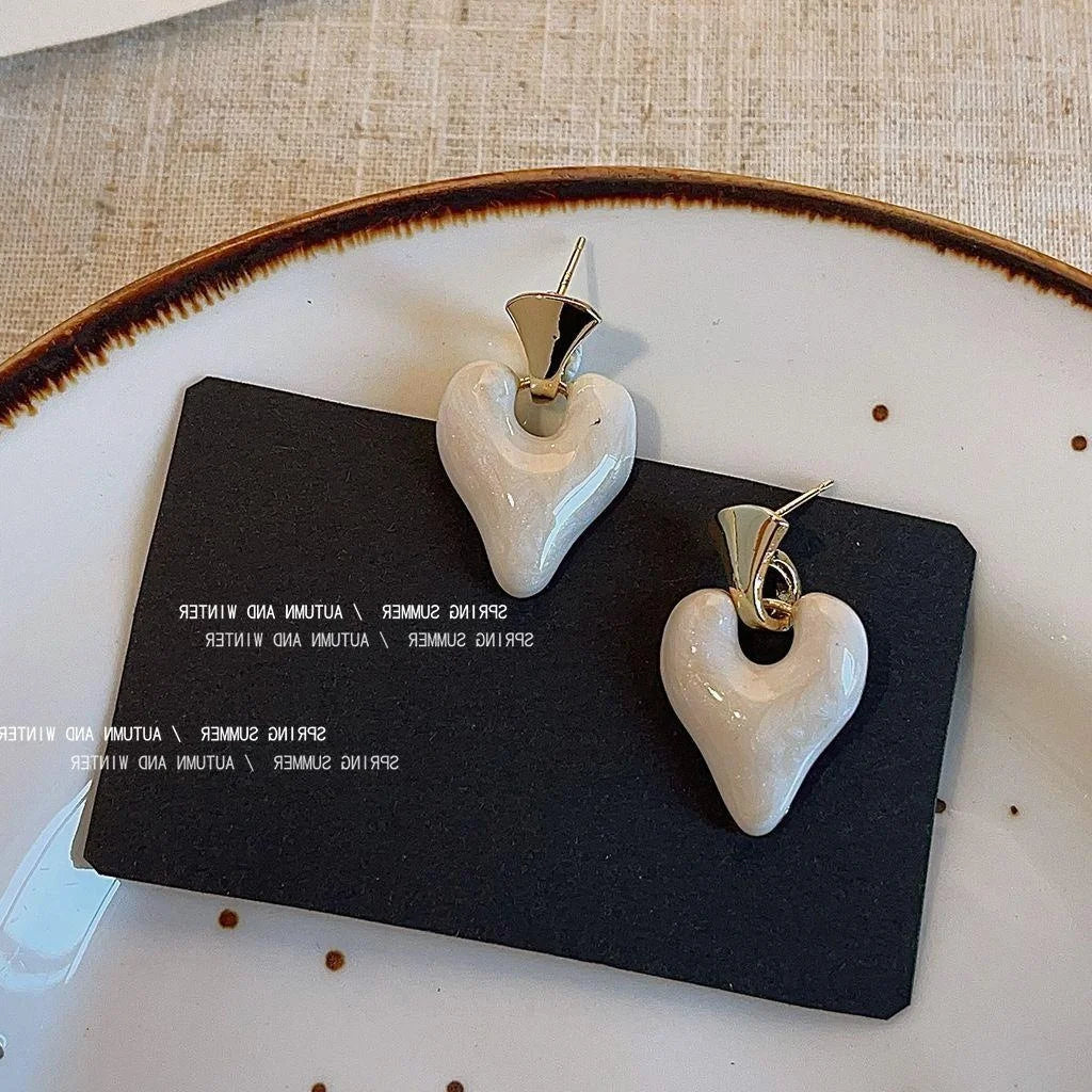 French Vintage 14K Gold Plated Enamel Heart Stud Earrings Sweet Minimalist Alloy Jewelry