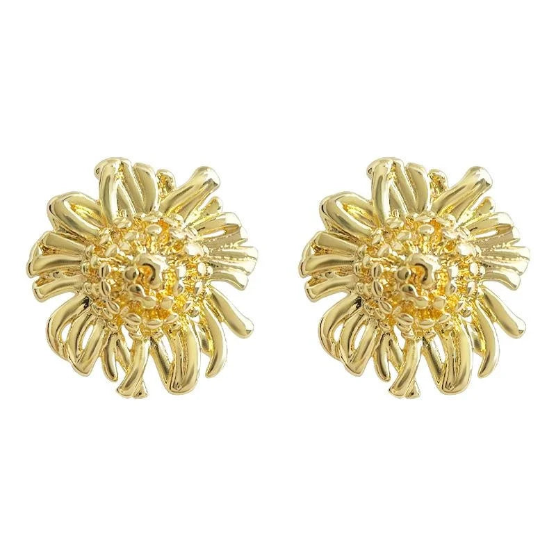 French Vintage 14K Plated Copper Daisy Flower Stud Earrings
