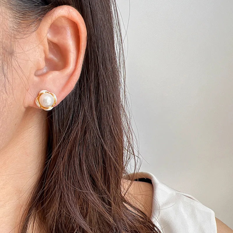 Elegant Enamel Flower Faux Pearl Alloy Stud & Clip On No Piercing Sweet French Style Earrings