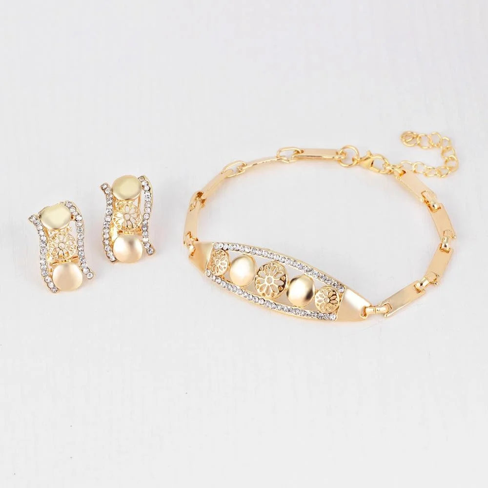 Luxury Gold Tone Rhinestone Jewelry Set, Bridal Necklace Earrings Ring Bracelet For Wedding Banquet