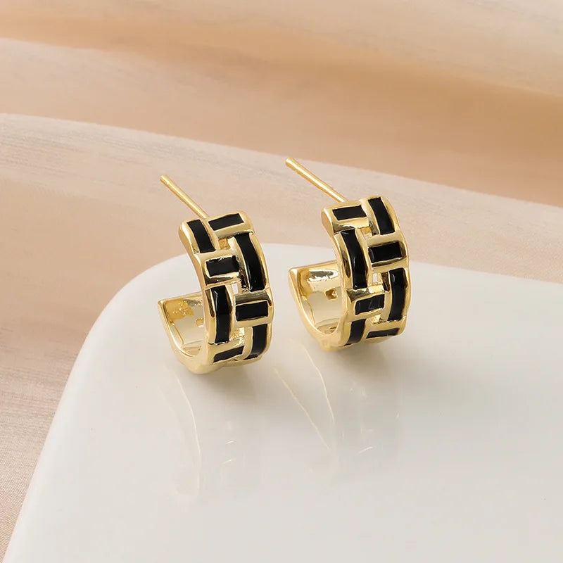 Luxury Vintage Black Enamel Checkerboard C Shape Hoop Alloy Stud & Clip On No Piercing Earrings