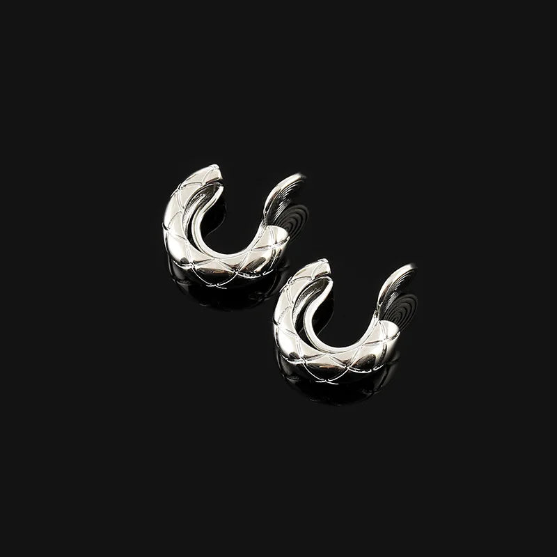 Elegant Silver Alloy Quilted Huggie Hoop Stud & Clip On No Piercing Minimalist Ear Cuff Earrings