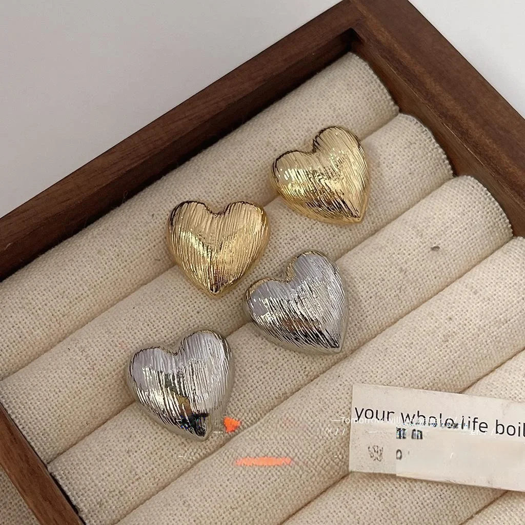 14K Plated Copper Brushed Heart Stud Earrings Minimal Sweet Cool Jewelry