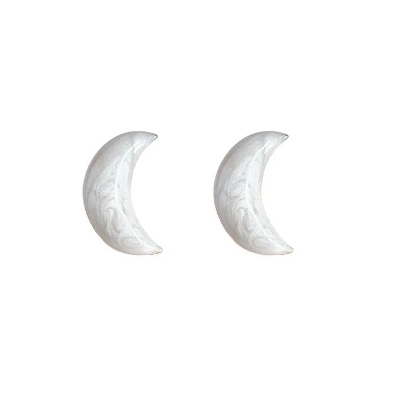French Vintage Copper Crescent Moon Stud Earrings Minimalist Elegant Commuter Jewelry