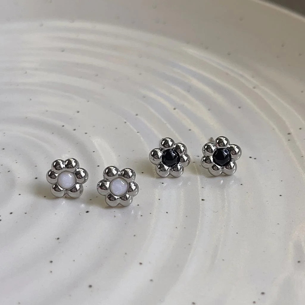 2023 Summer New Mini Flower Silver Plated Copper Stud Earrings Fresh Sweet Minimalist Jewelry