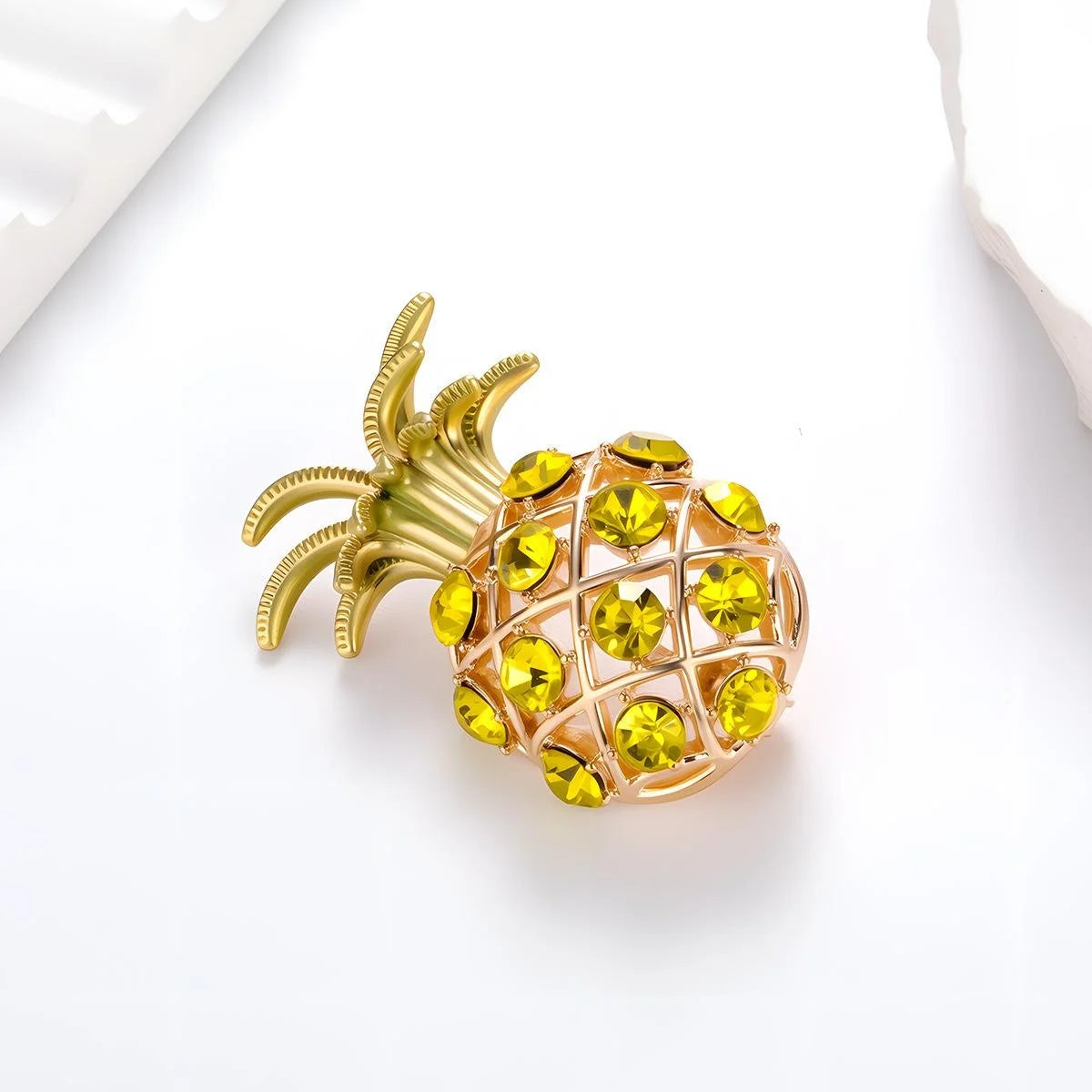 Luxury Pineapple Brooch With Yellow Rhinestones, Gold Tone Alloy Fruit Lapel Pin Corsage Gift