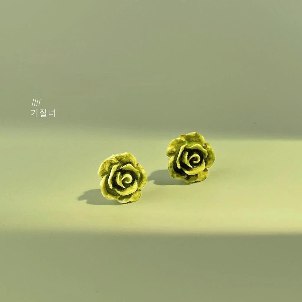 Fresh Green Resin Flower Stud Earrings Silver Plated Pin Simple Forest Style Jewelry