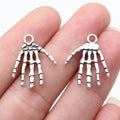 21x17mm 1.2g Antique Silver Zinc Alloy Skull Hand Charm Pendant for DIY Gothic Necklace Bracelet