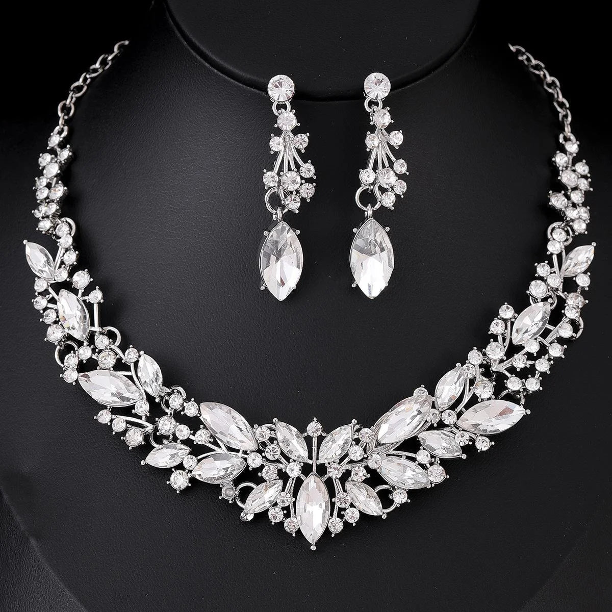 Luxury Crystal Leaf Necklace And Earrings Jewelry Set, Elegant Rhinestone Bridal Jewelry For Wedding Party
