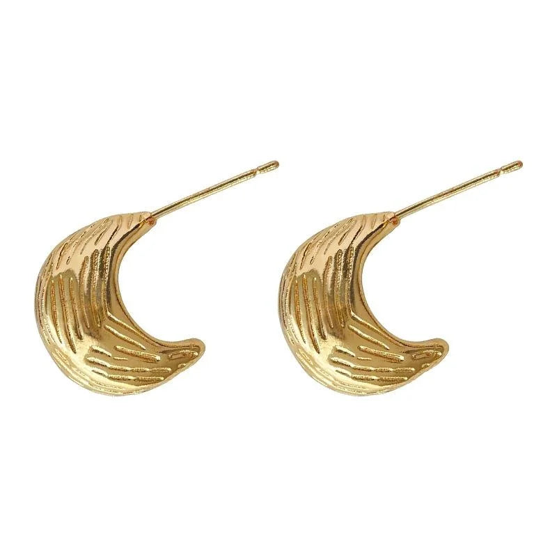 French Vintage Copper Waterdrop Stud Earrings Textured Gold Bean Design Chic Commuter Jewelry