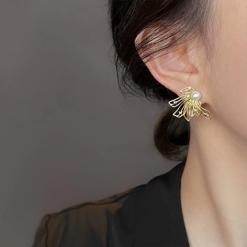 Light Luxury Copper Alloy 3D Hollow Butterfly Drop Earrings Elegant Artistic Geometric Jewelry