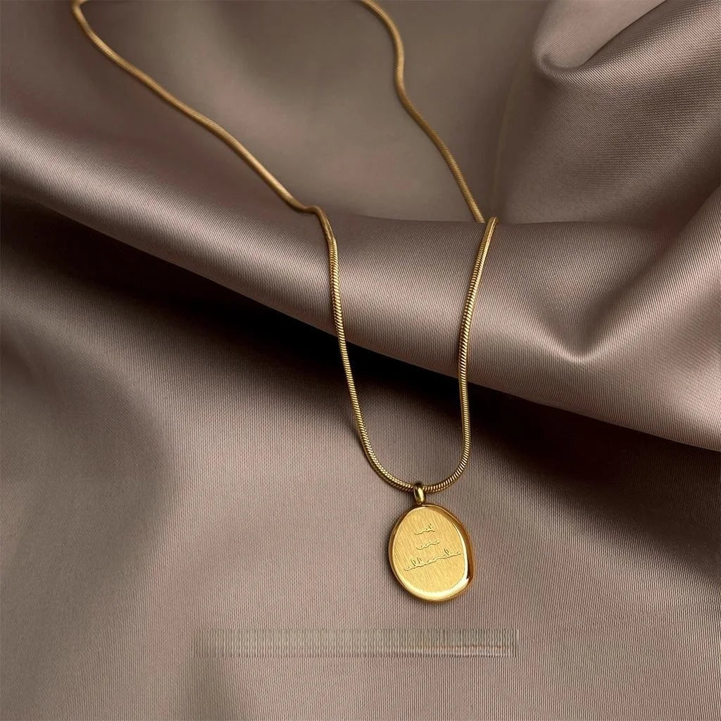 18K Gold Plated 304 Stainless Steel Minimalist Letter Infinity Clavicle Necklace