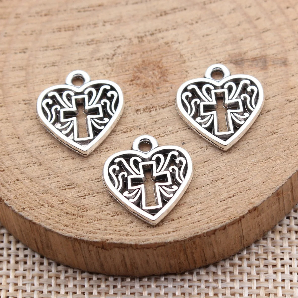 16x15mm 1.2g Antique Silver Zinc Alloy Cross Heart Charm Pendant for DIY Bracelet Necklace Jewelry