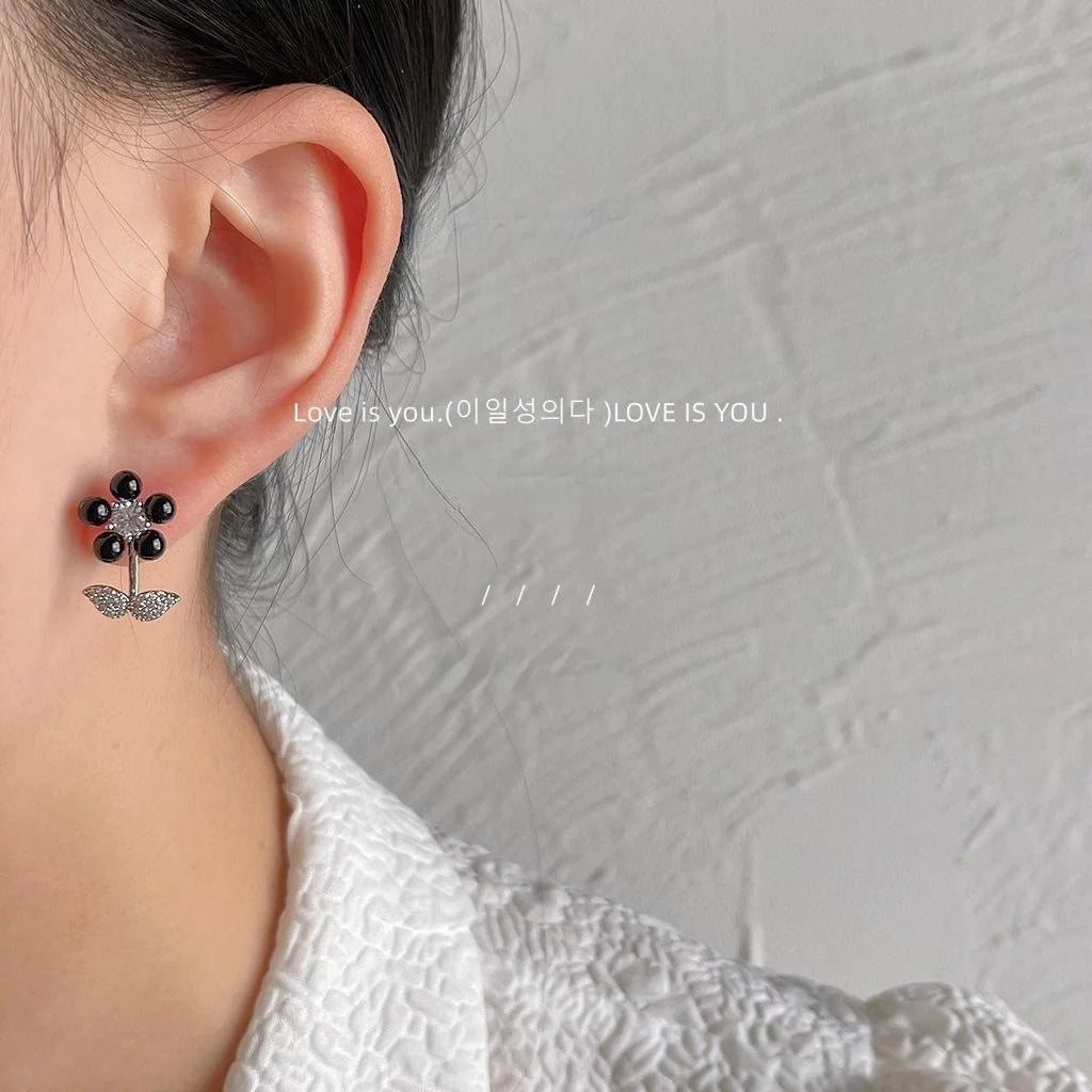 Sweet Cool Black Flower Copper Stud Earrings With Micro Pave Zircon, Versatile Commuter Jewelry
