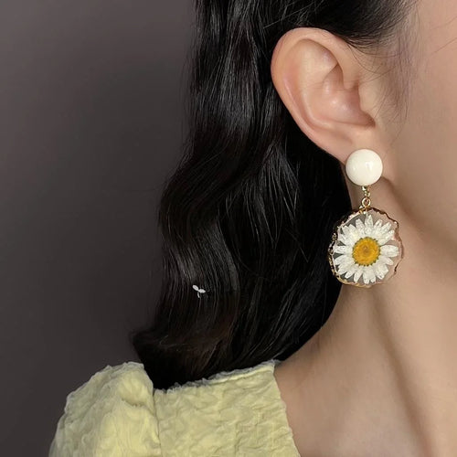Summer Vacation Style Natural Dried Daisy Flower Drop Earrings Fresh Sweet Floral Petal Jewelry