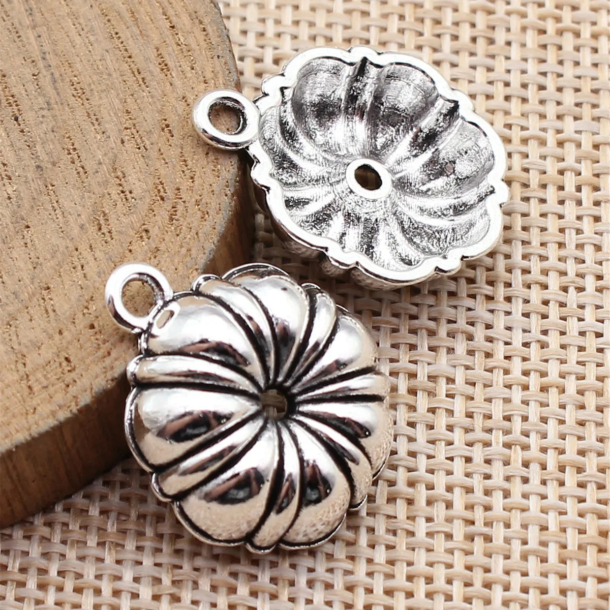20x24mm 3.3g Antique Silver Zinc Alloy Cake Charm Pendant for DIY Bracelet Necklace Jewelry Making