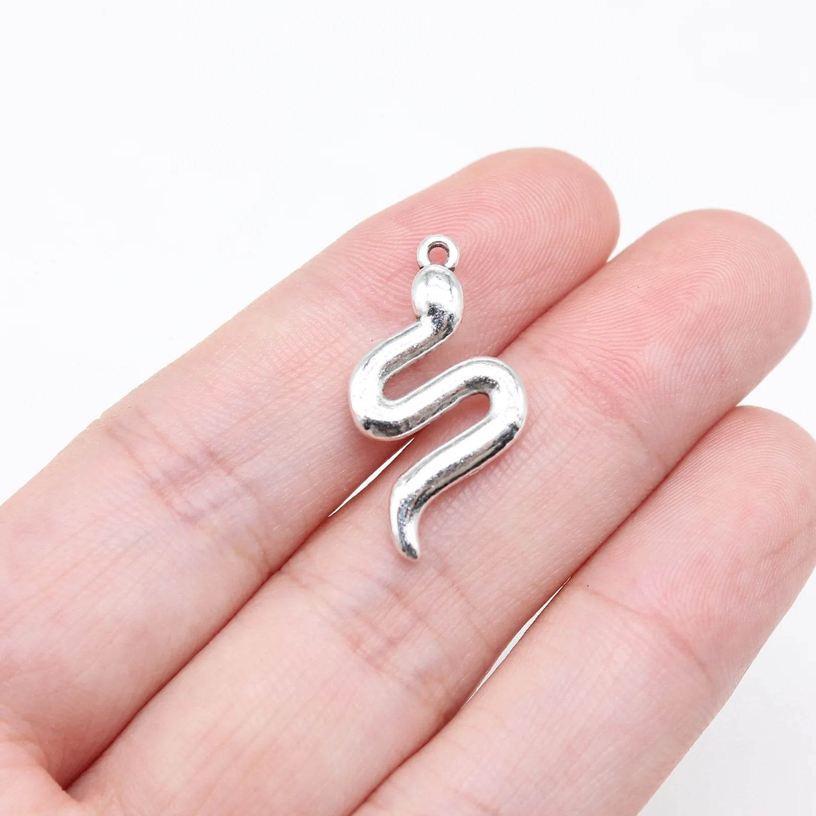 24x13mm 1.5g Antique Silver Zinc Alloy Snake Charm Pendant for DIY Necklace Bracelet Jewelry Making