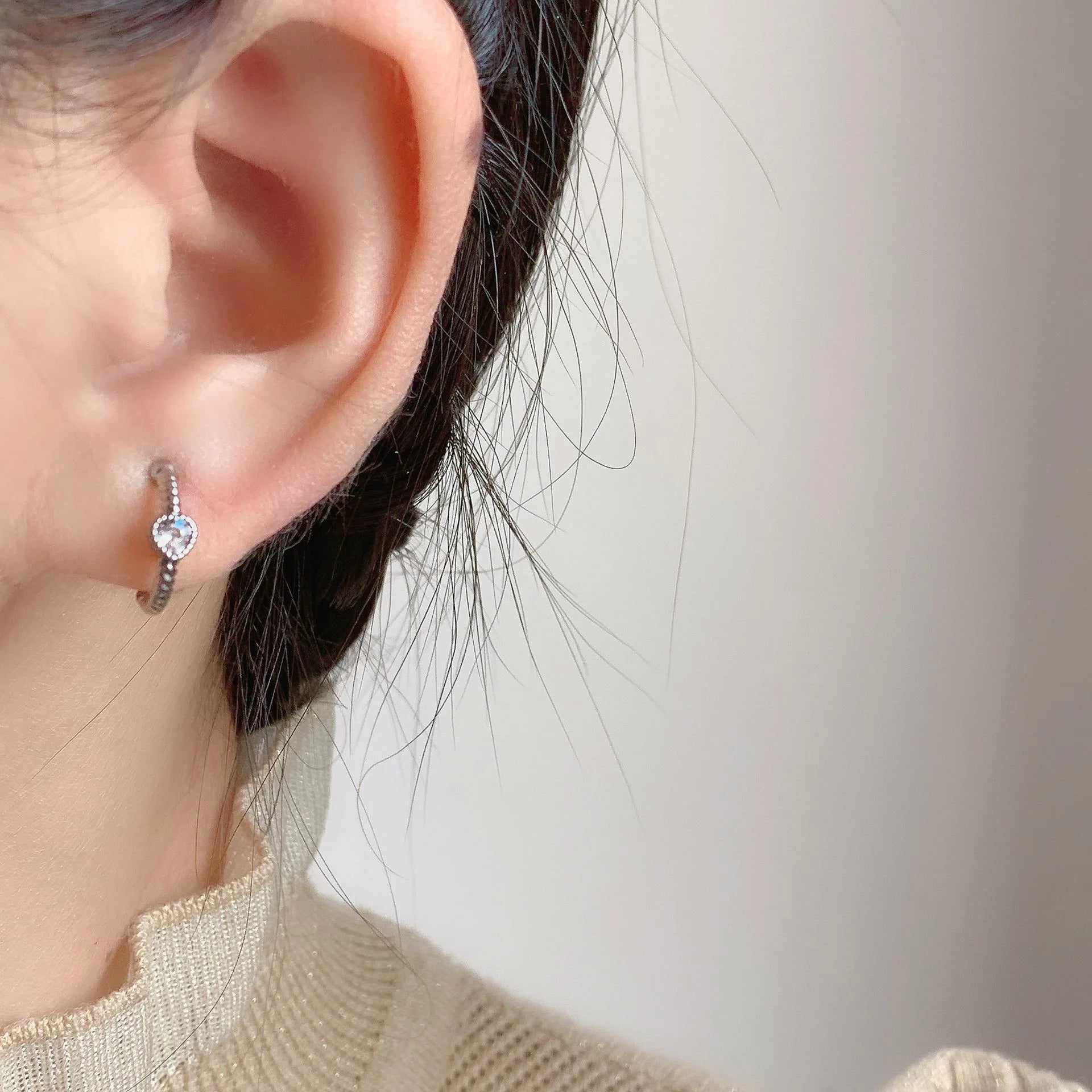 Elegant Zircon Heart Hoop Alloy Silicone Stud & Clip On No Piercing Small Ear Cuff Earrings