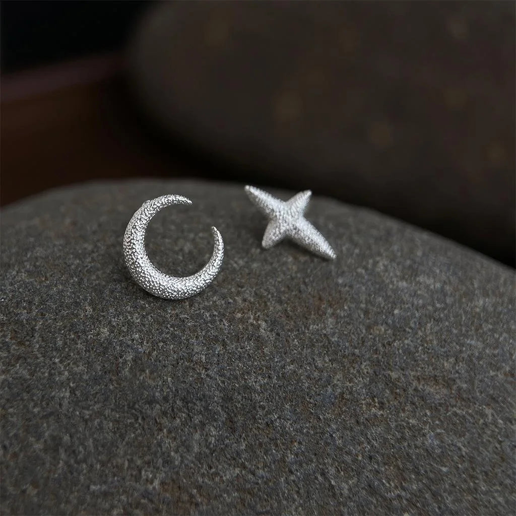 Sandblasted Eco-Friendly Copper Asymmetric Star Moon Stud Earrings Minimalist Style Jewelry