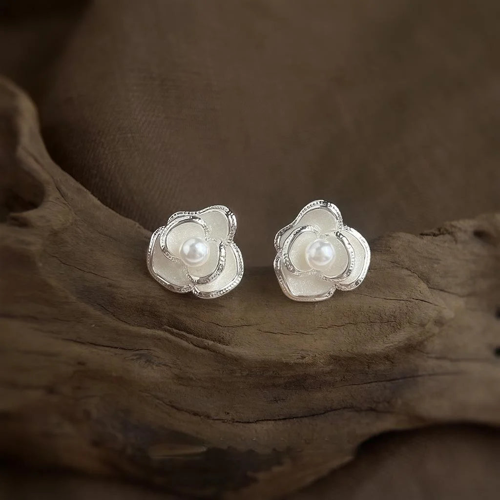 Designer 3D Flower Copper Stud Earrings With Silver Plated Pins Sweet Elegant Jewelry For Women
