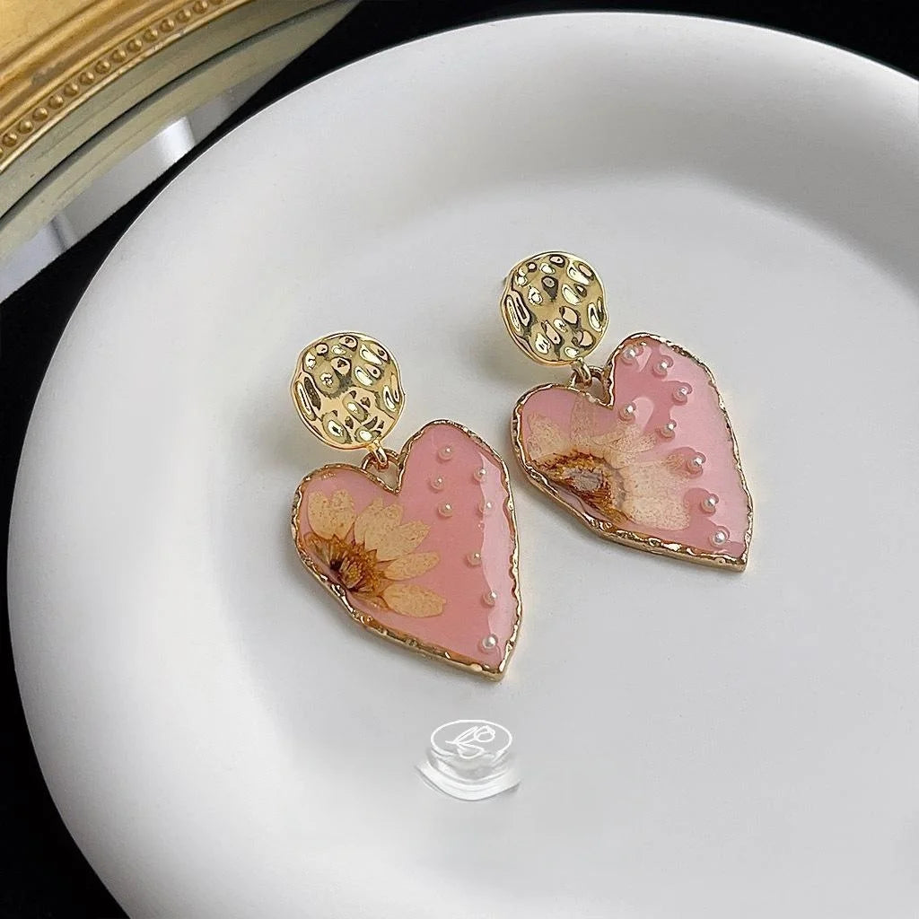 Oil Painting Style Dried Daisy Heart Drop Earrings Handmade Resin Copper French Vintage Vacation Jewelry