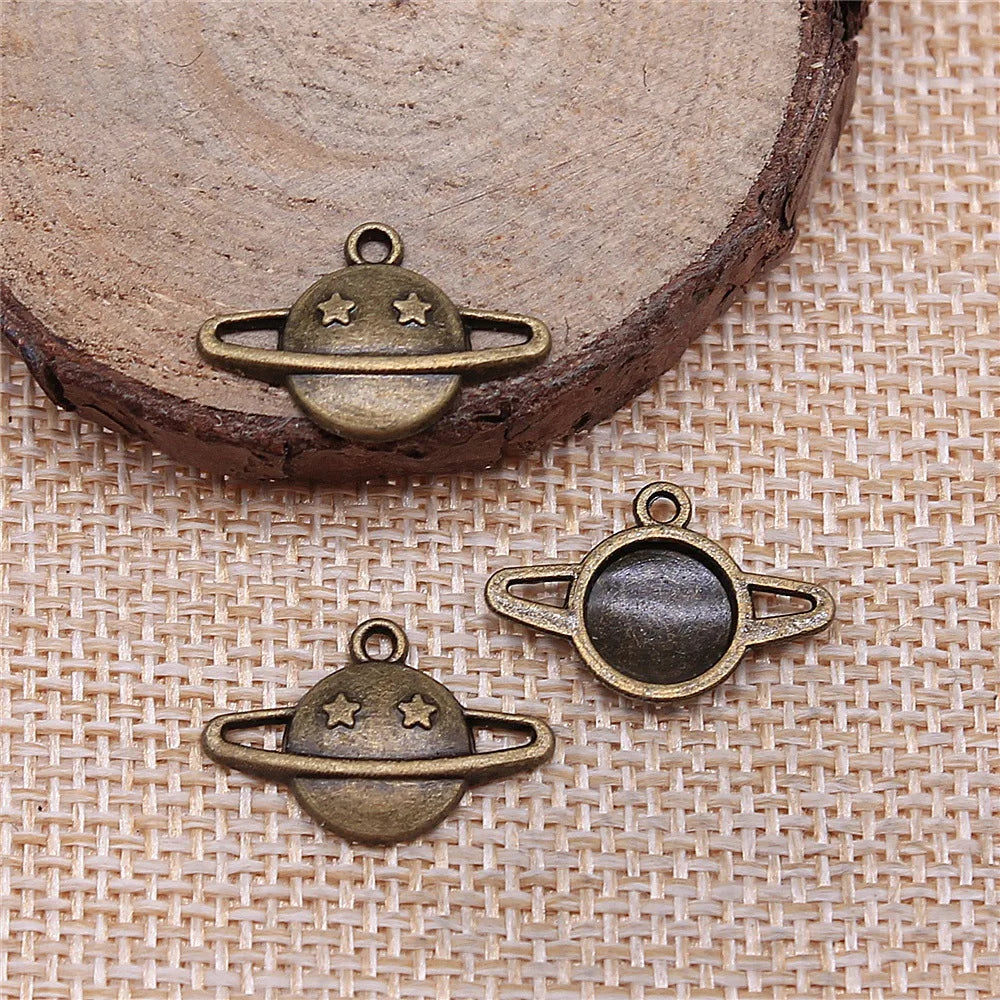 19x13mm 0.7g Zinc Alloy Saturn Planet Charm Pendant for Solar System Necklace Bracelet DIY Jewelry