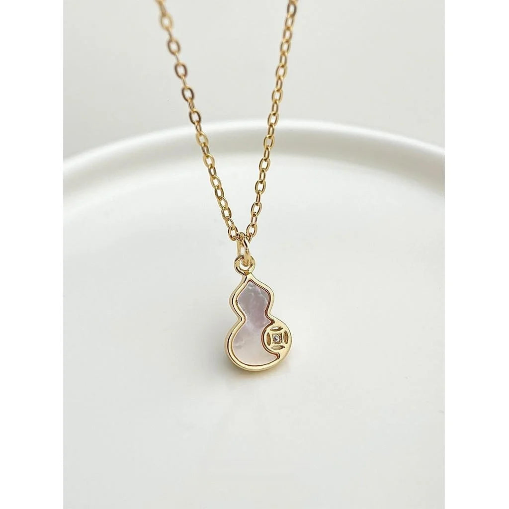 18K Gold Plated Copper Shell Gourd Pendant Necklace For Women Light Luxury Collarbone Chain