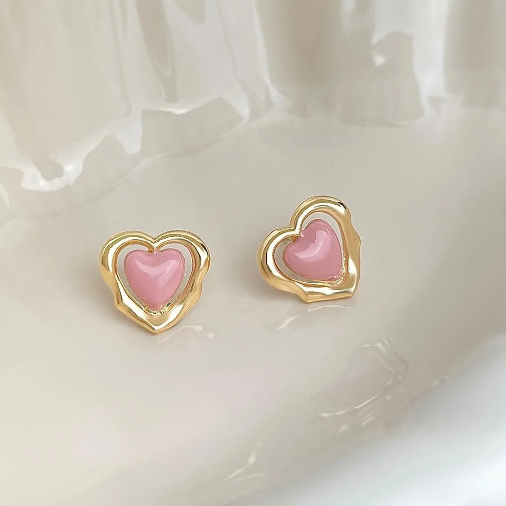 Cream Sweet Heart Enamel Stud Earrings For Women, Handmade Line Design Fashion Commuter Jewelry
