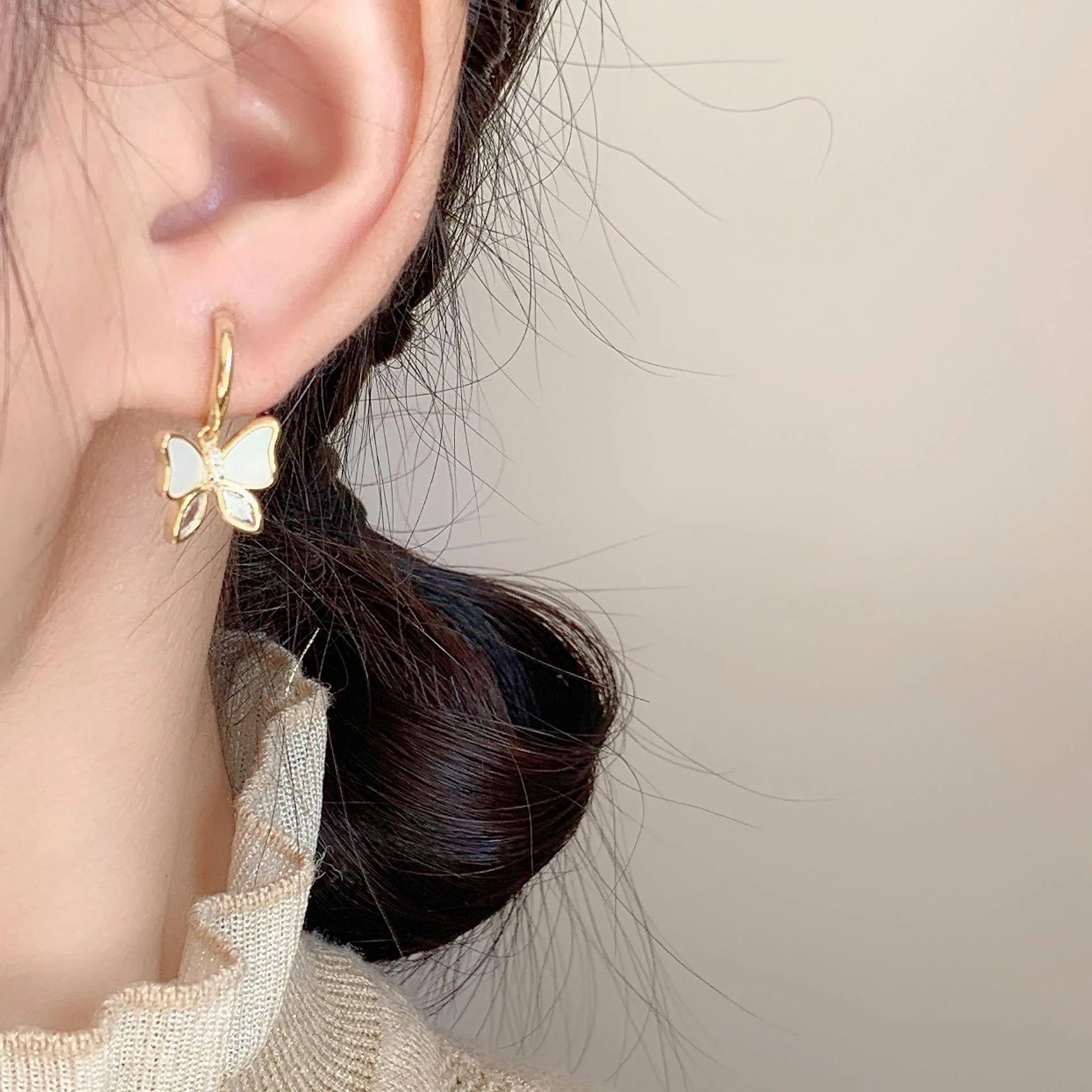 Elegant White Enamel Butterfly Alloy Zircon Stud & Clip On No Piercing Bow Dangle Earrings