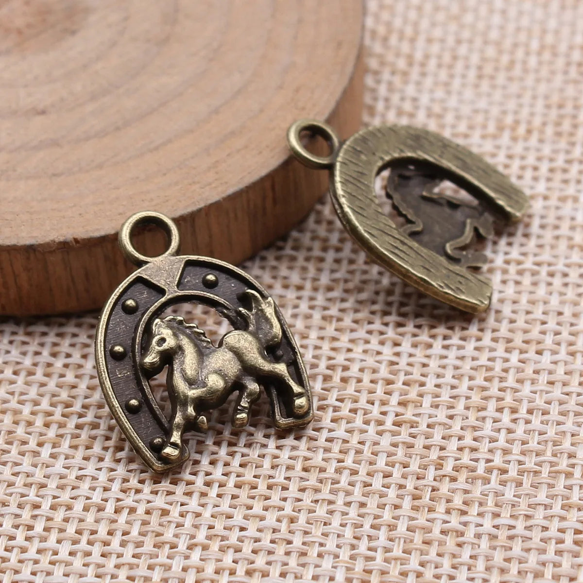 23x17mm 2.3g Multicolor Zinc Alloy Horseshoe Charm Pendant for Bracelet Necklace DIY Jewelry Making