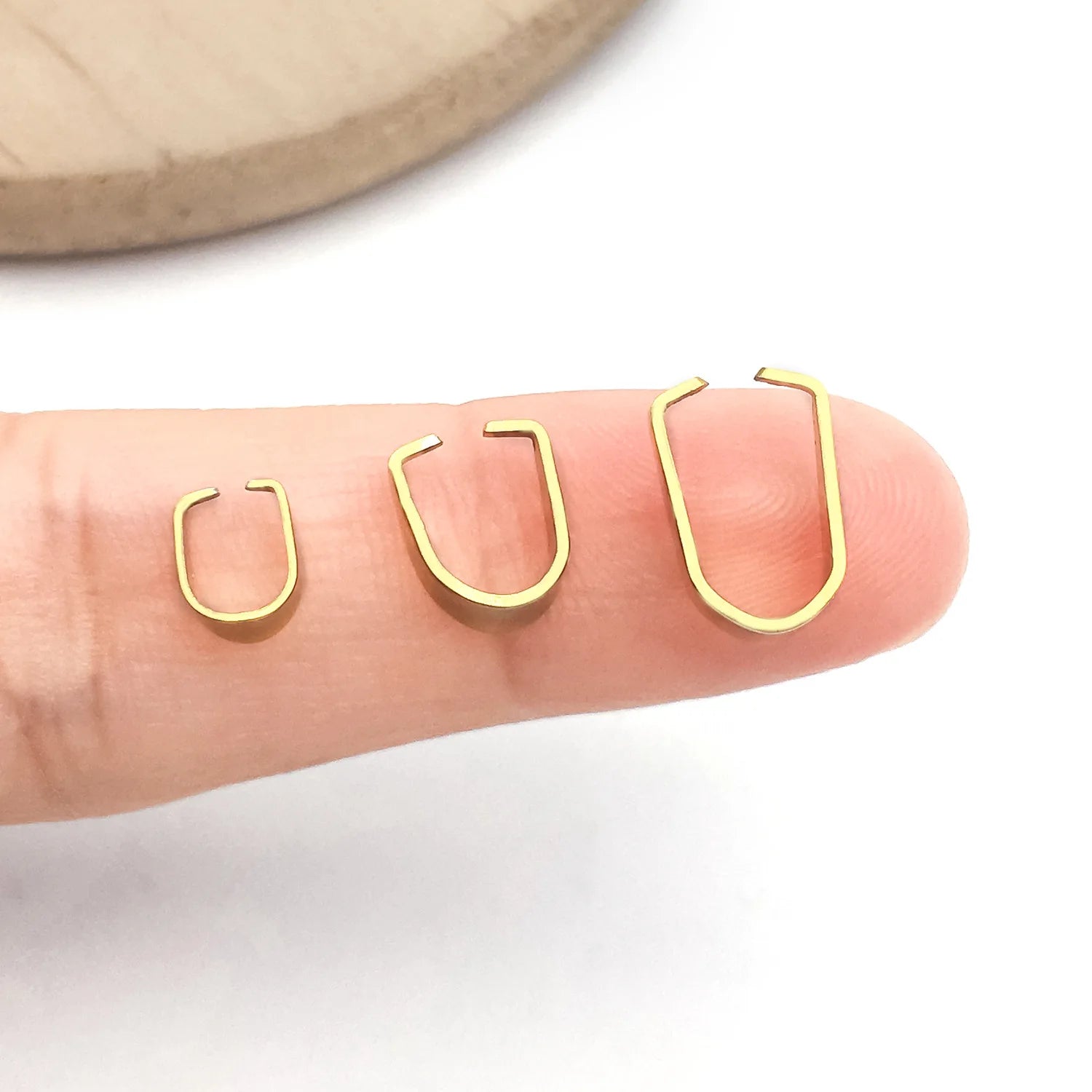 Stainless Steel Fan Triangle Bail Connector Charm for DIY Pendant Necklace Jewelry Findings