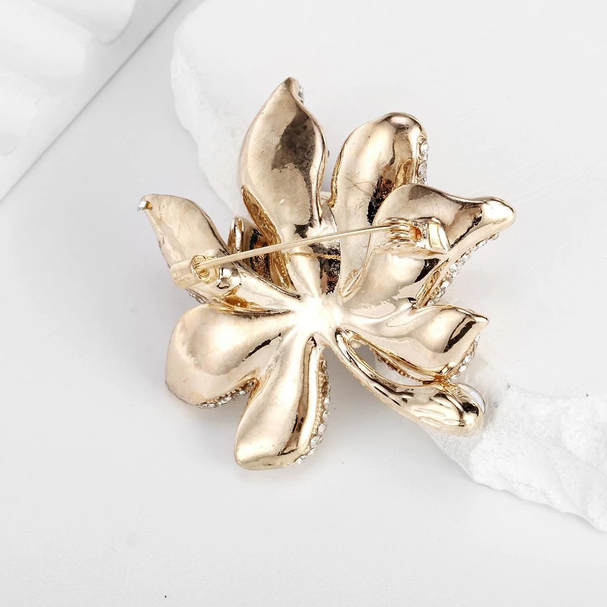 Elegant Rhinestone Lotus Flower Brooch With Blue Crystal Center, Women's Luxury Lapel Pin Corsage Gift