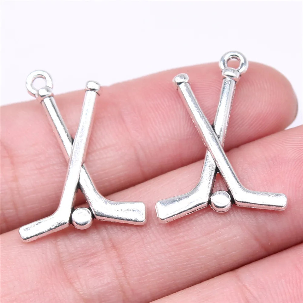 26x19mm 1.85g Antique Silver Zinc Alloy Ice Hockey Charm Pendant for DIY Sports Necklace Bracelet Making
