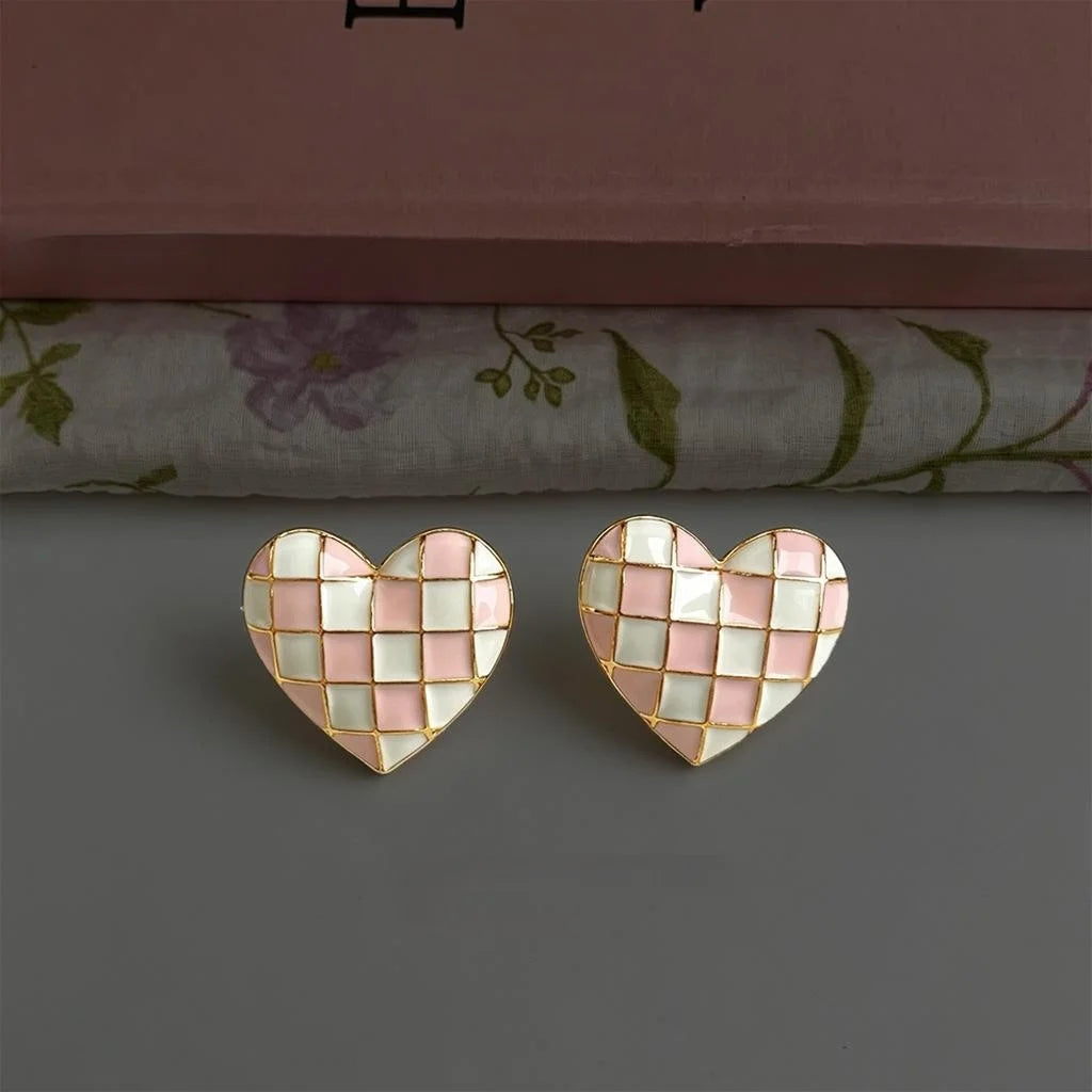 Sweet Korean Style Copper Heart Plaid Stud Earrings With Silver Plated Pins And 14K Enamel Finish