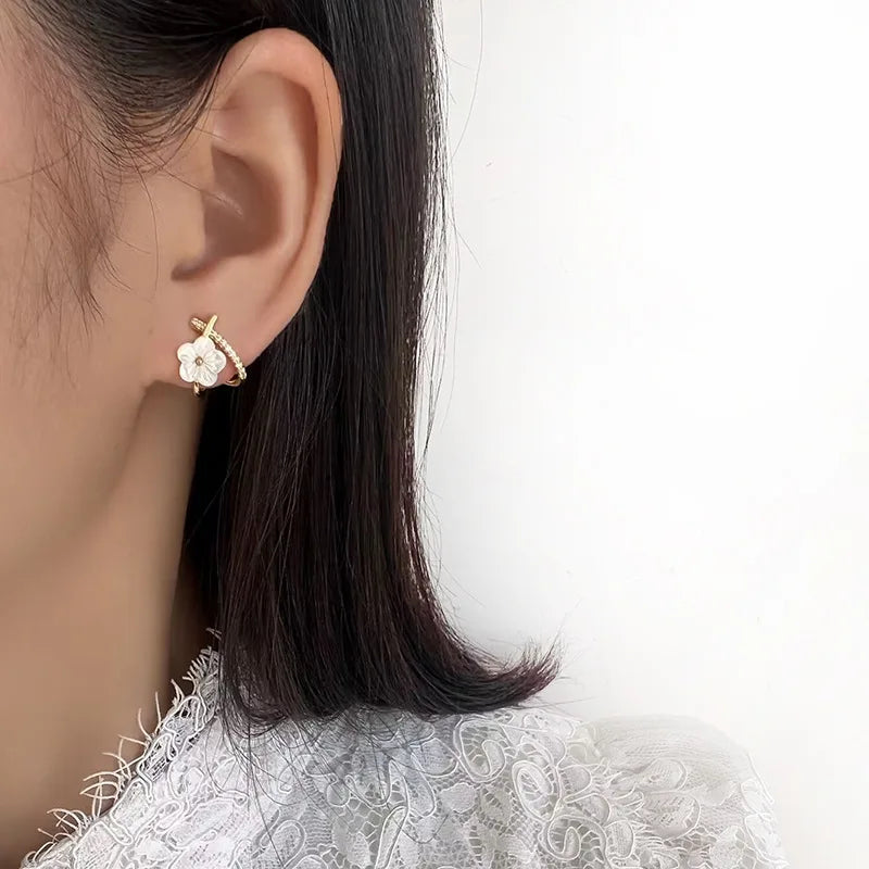 Elegant Natural Shell Flower Alloy Zircon Hoop Stud & Clip On No Piercing Light Luxury Women's Earrings