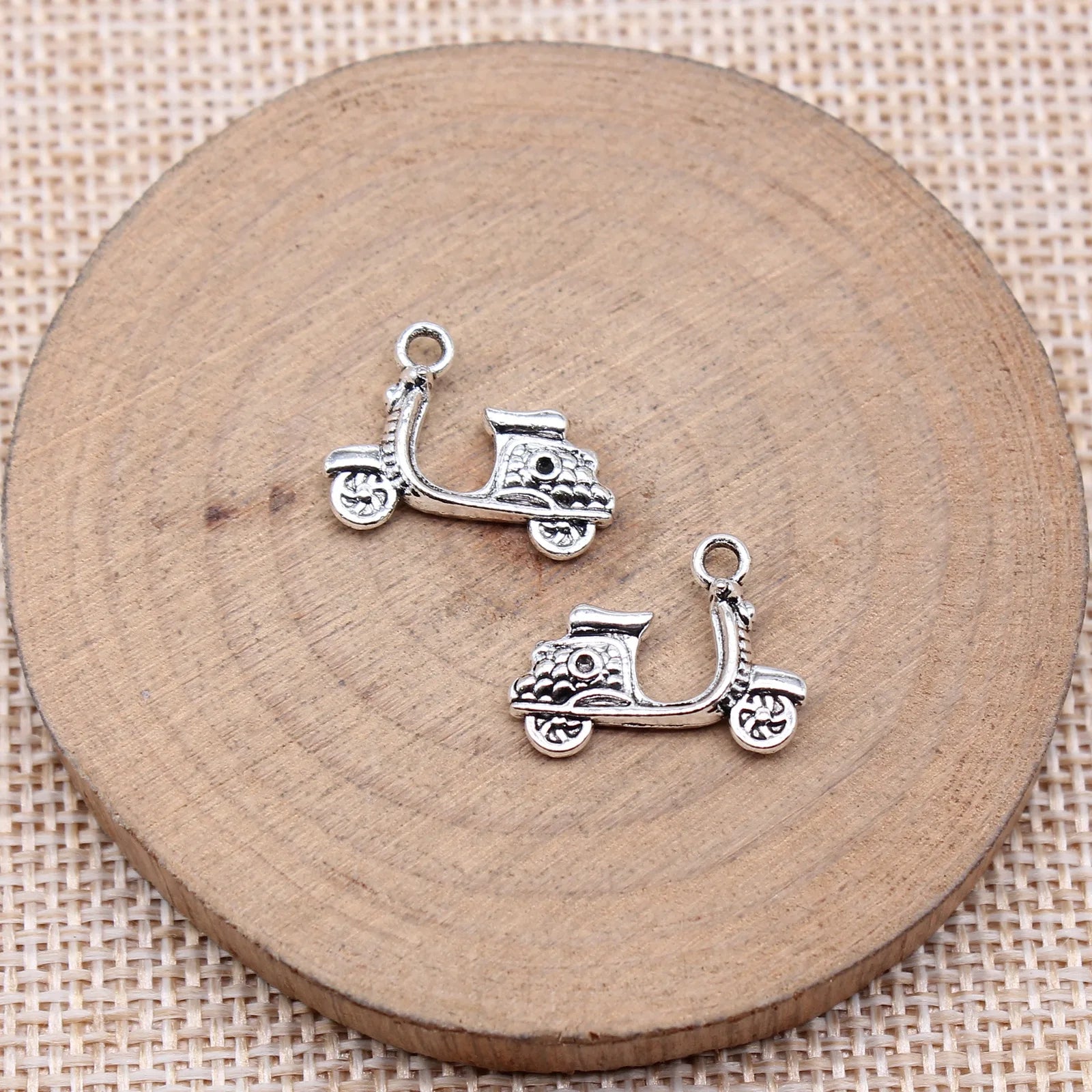 14x17mm 1.1g Antique Silver Zinc Alloy Electric Scooter Charm Pendant for DIY Jewelry Making