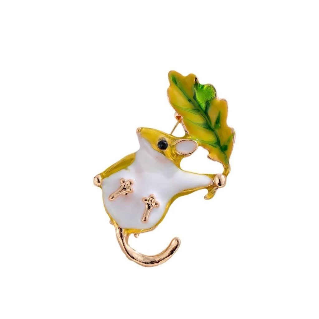 Cute Enamel Mouse Holding Leaf Brooch Gold Tone Alloy Animal Lapel Pin Corsage Coat Suit Accessory Gift