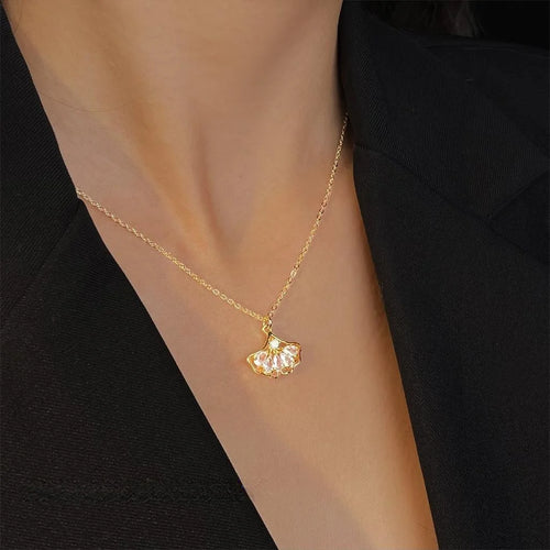 18K Gold Plated Copper Micro Pave Zircon Ginkgo Leaf Collarbone Necklace