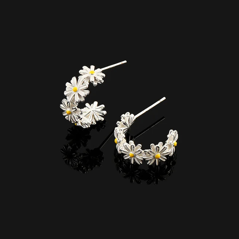 Elegant Enamel Daisy Flower Hoop Stud & Clip On No Piercing Alloy Ear Cuff Earrings