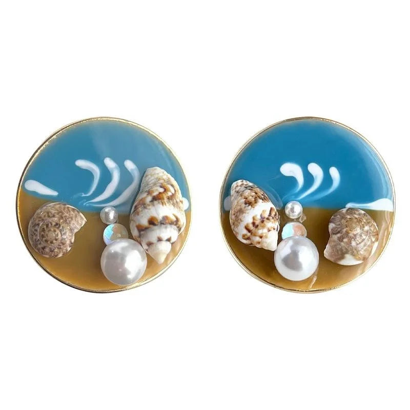 High Gloss Pearl Natural Conch Stud Earrings, Vacation Ocean Beach Geometric Jewelry