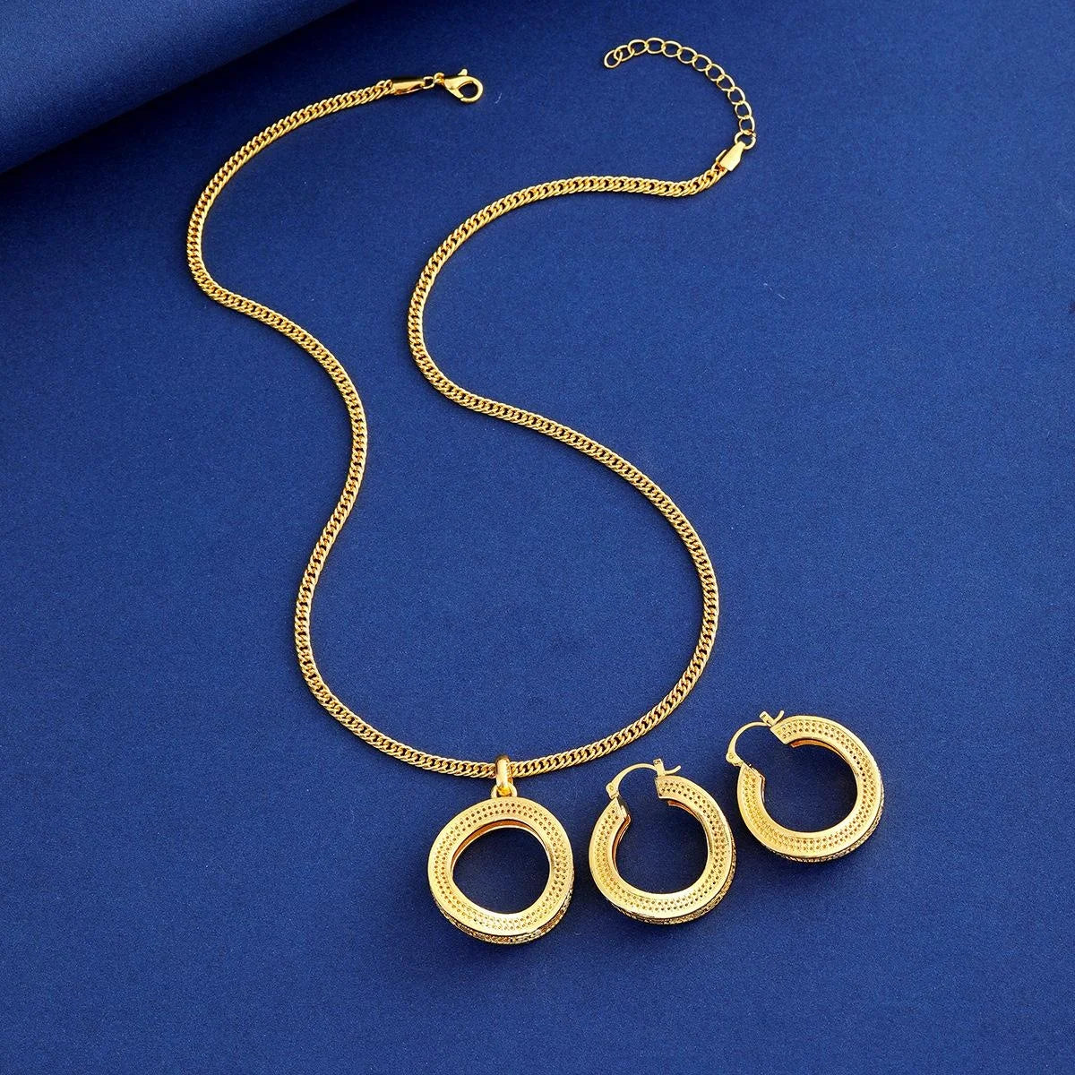 Luxury 24K Gold Plated Alloy Hoop Earrings And Round Pendant Necklace Jewelry Set For Bridal Wedding Party