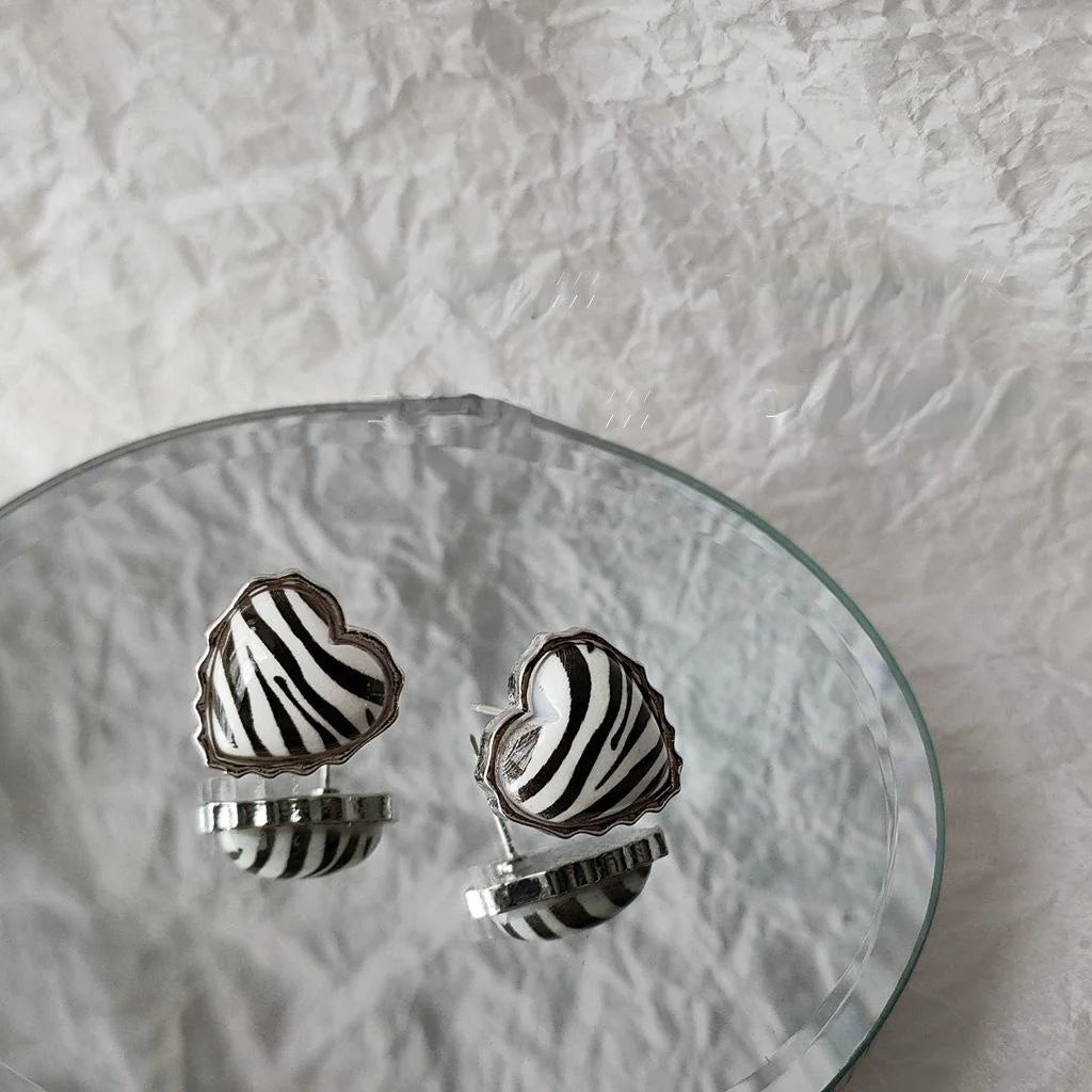 Copper Black White Zebra Stripe Heart Stud Earrings Korean Japanese Fashion Statement Jewelry for Women