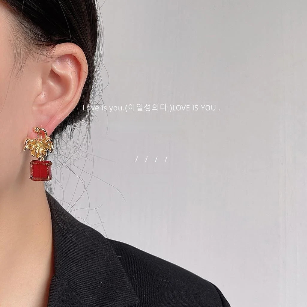 French Vintage Palace Style Daisy Flower Geometric Glass Copper Drop Earrings