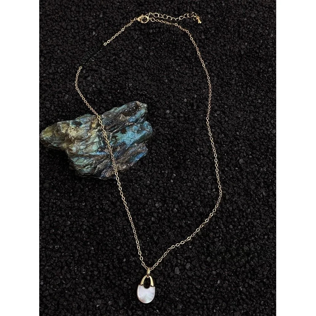 18K Gold Plated Copper Mother Of Pearl Geometric Hollow Oval Ring Clavicle Necklace Light Luxury Style