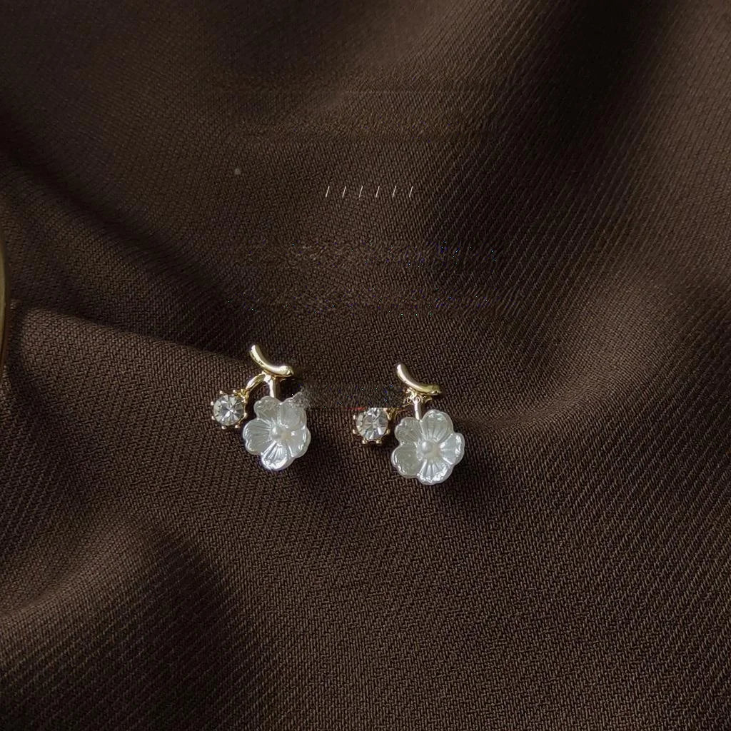 14K Gold Plated Alloy Flower Stud Earrings for Women Fresh Style Ear Jewelry
