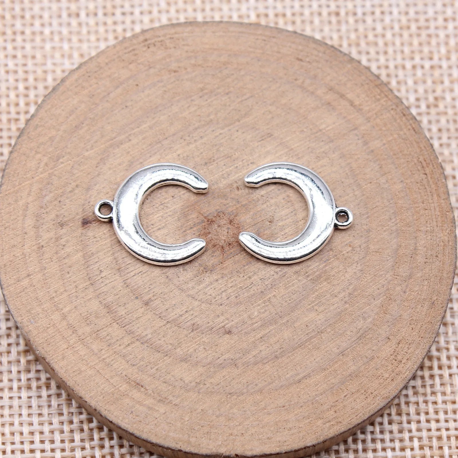 16x15mm 1.1g Antique Silver Zinc Alloy Cow Horn Crescent Charm Pendant for DIY Jewelry Making